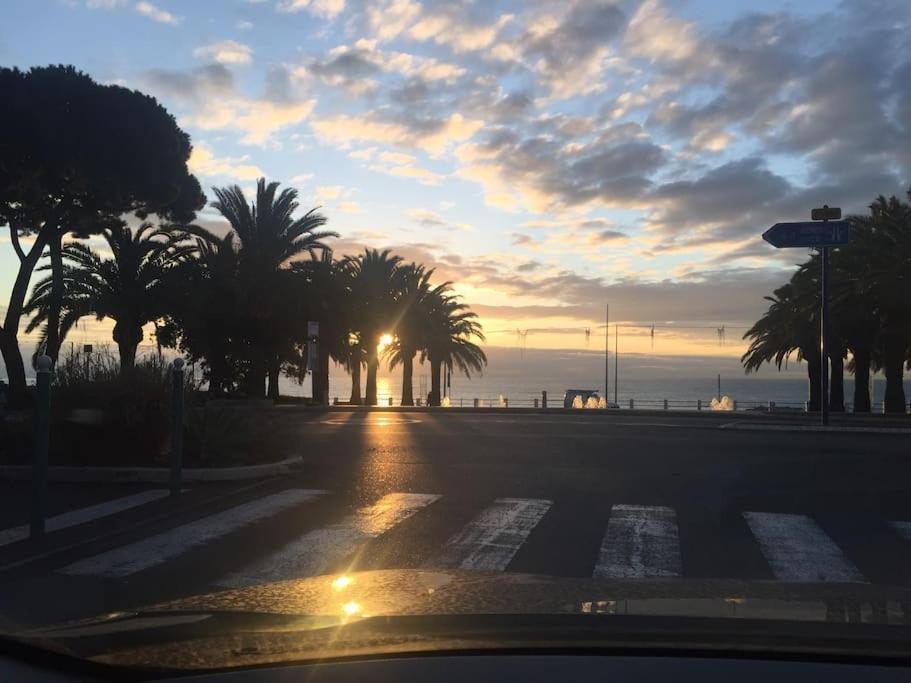 Studio 28 M2 Au Calme A Menton Exterior photo